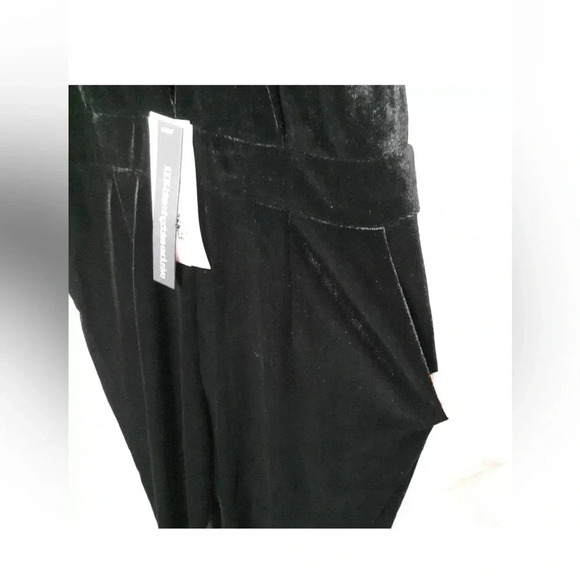 Bloomingdale's BLACK Sunset + Spring Crushed Velvet Sexy Jumpsuit Size Small NWT - Picture 4 of 12